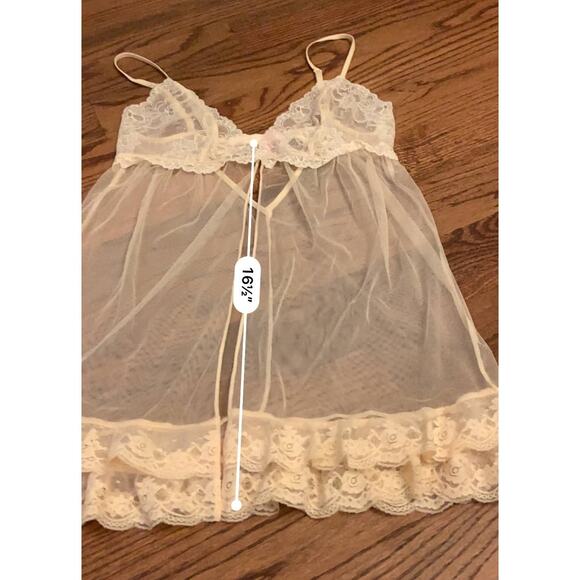 Victoria's Secret cream lace Lingerie - Picture 5 of 9